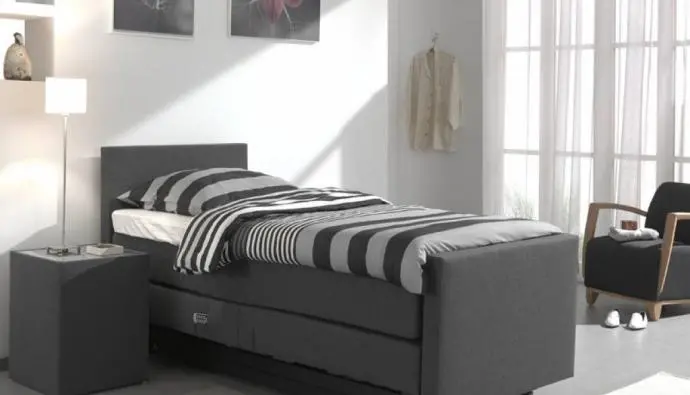 Een zorgbed in de woonkamer