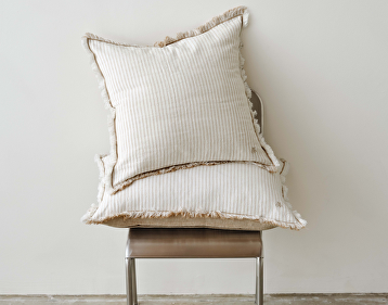 Sierkussen Marc O'Polo Fine stripe dark sand